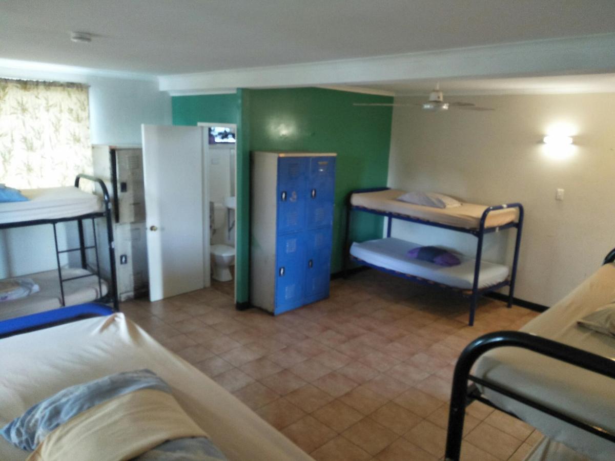 Palm Court Backpackers Vandrehjem Katherine Eksteriør billede
