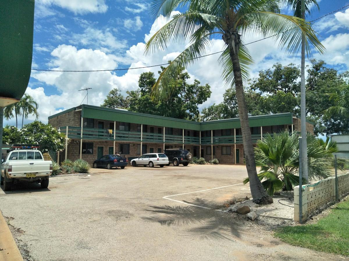 Palm Court Backpackers Vandrehjem Katherine Eksteriør billede