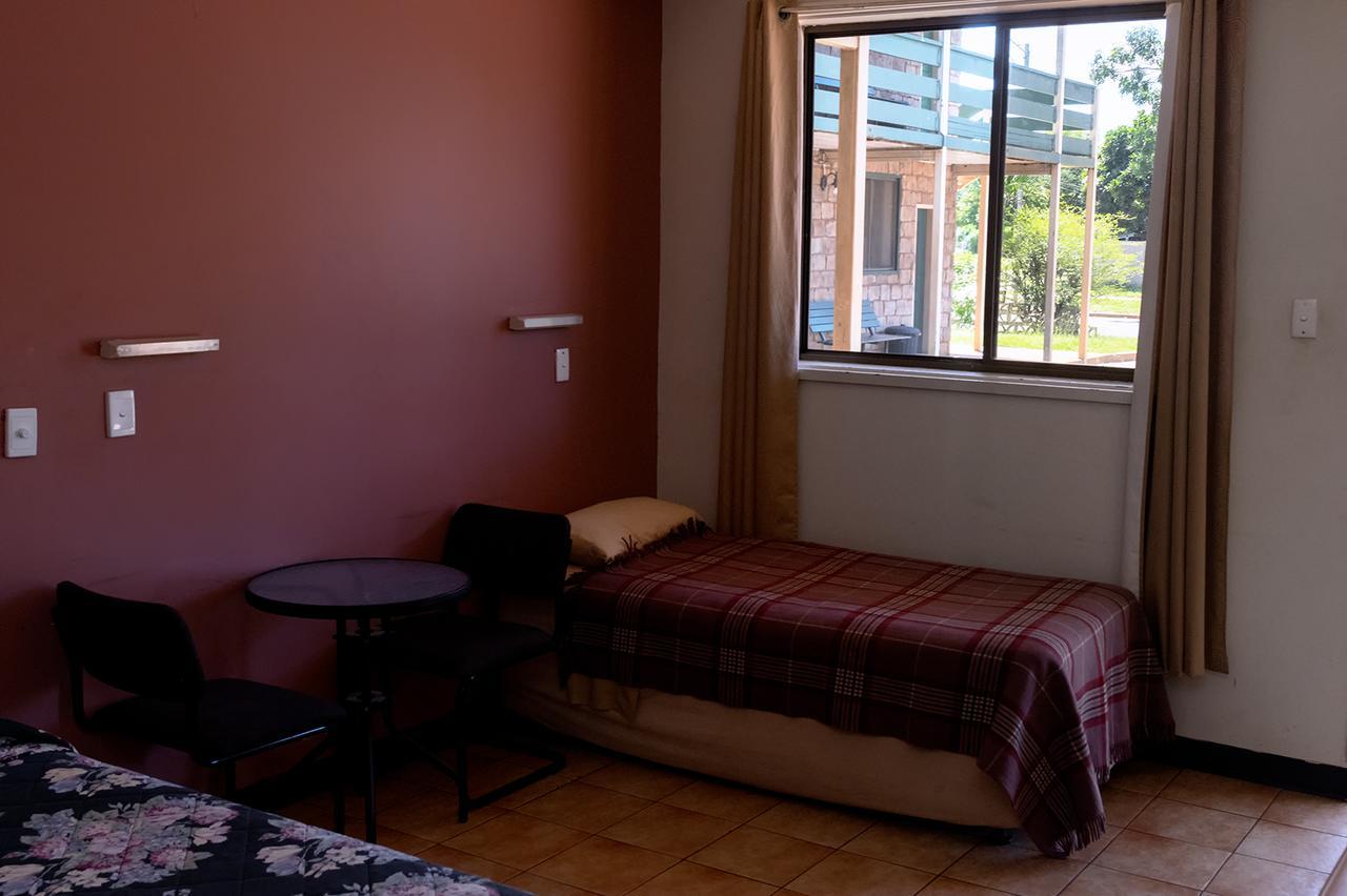 Palm Court Backpackers Vandrehjem Katherine Eksteriør billede