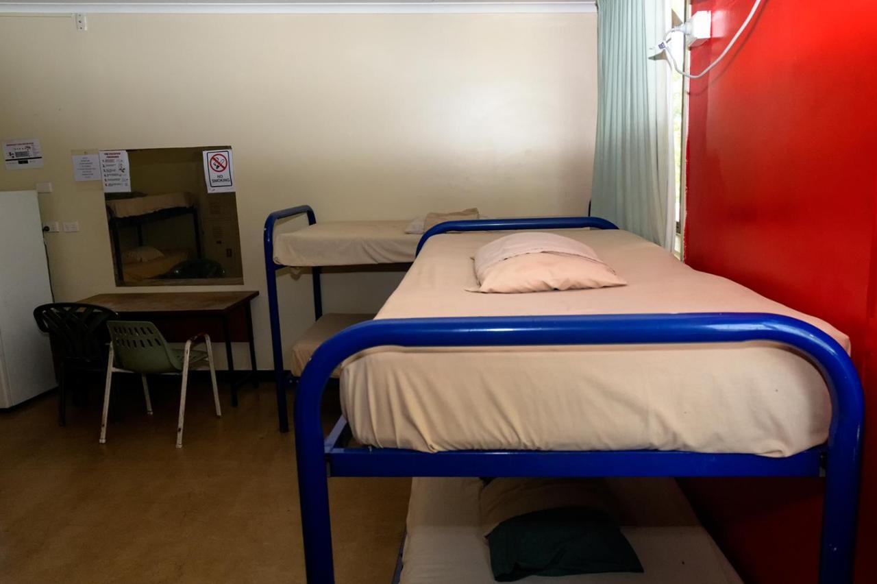Palm Court Backpackers Vandrehjem Katherine Eksteriør billede